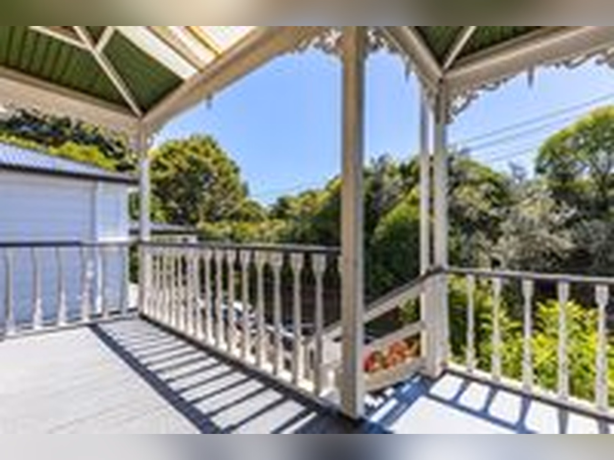 Balcony – Eden Terrace