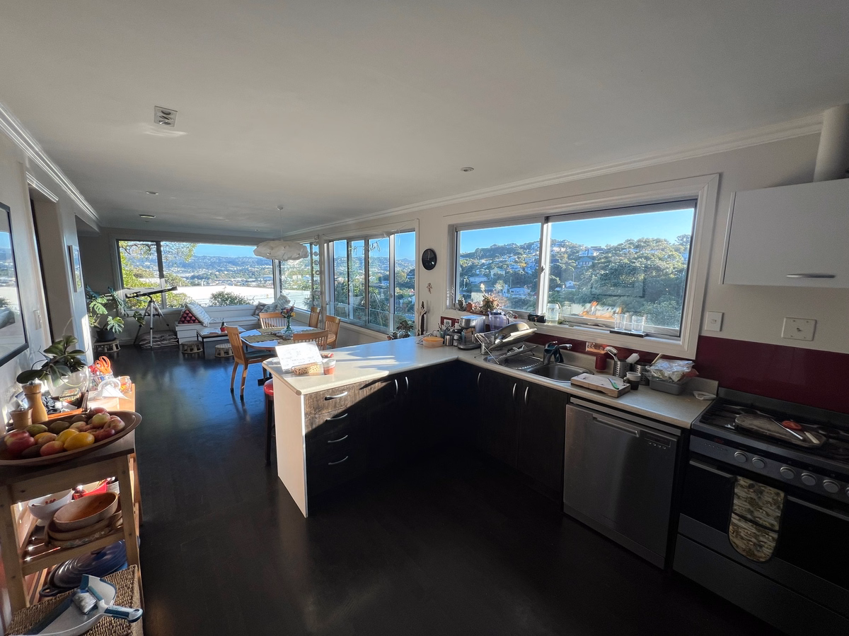 Dining · Shared upstairs dining. – Strathmore Park