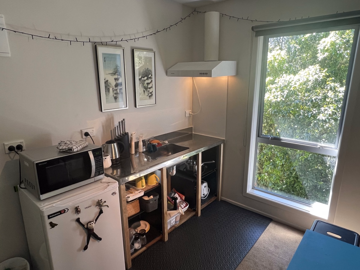Kitchen · Personal kitchenette – Strathmore Park