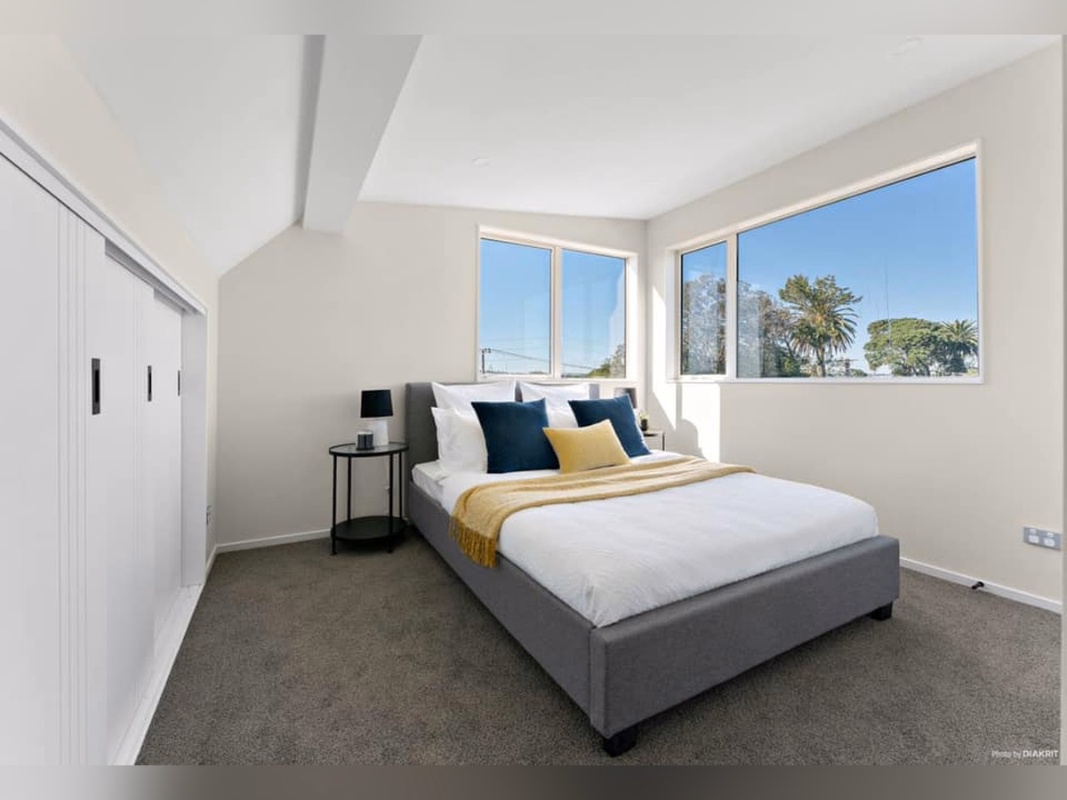Property preview 3 background