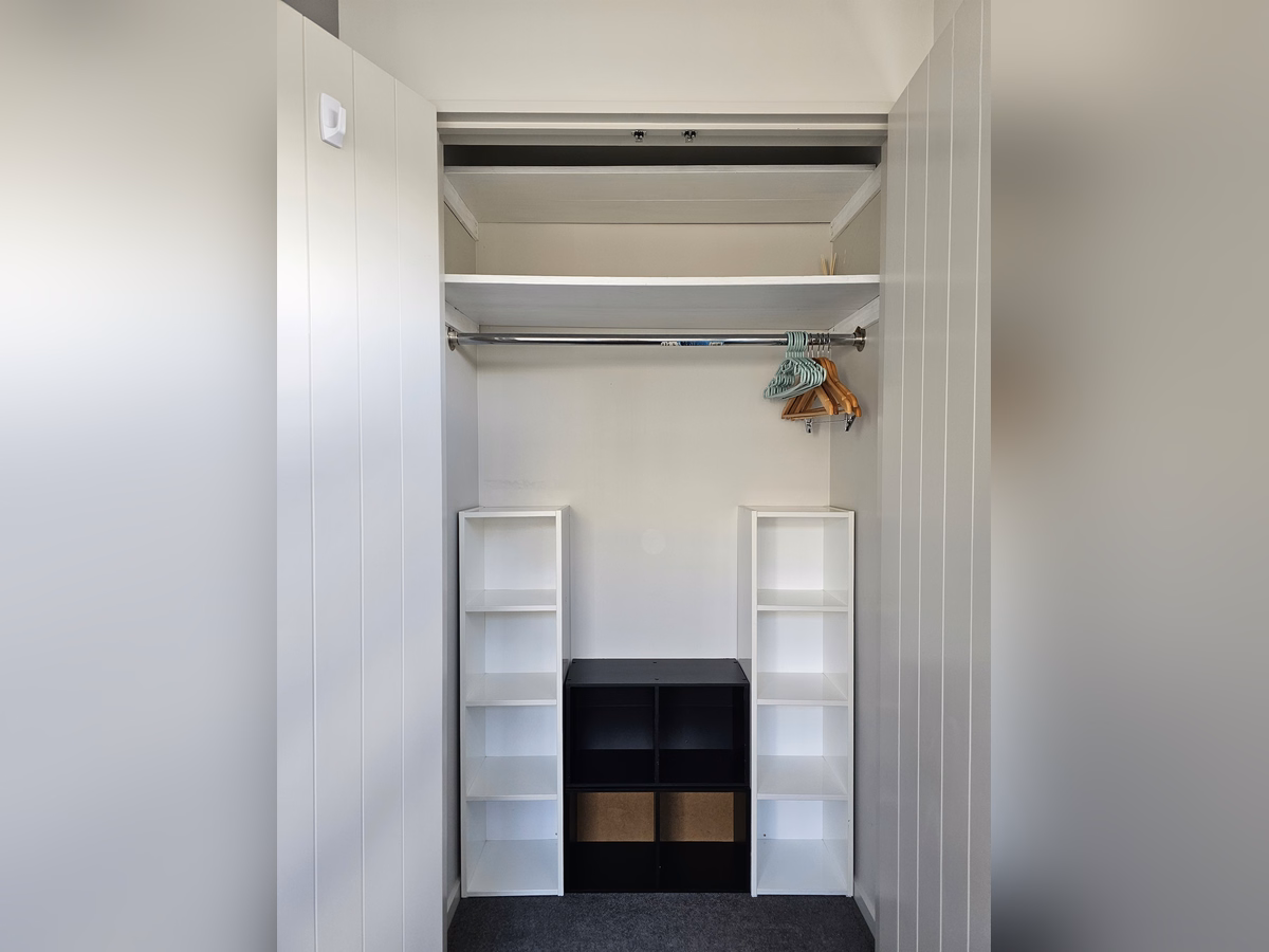 Room 4 · Built-in wardrobe – Epsom