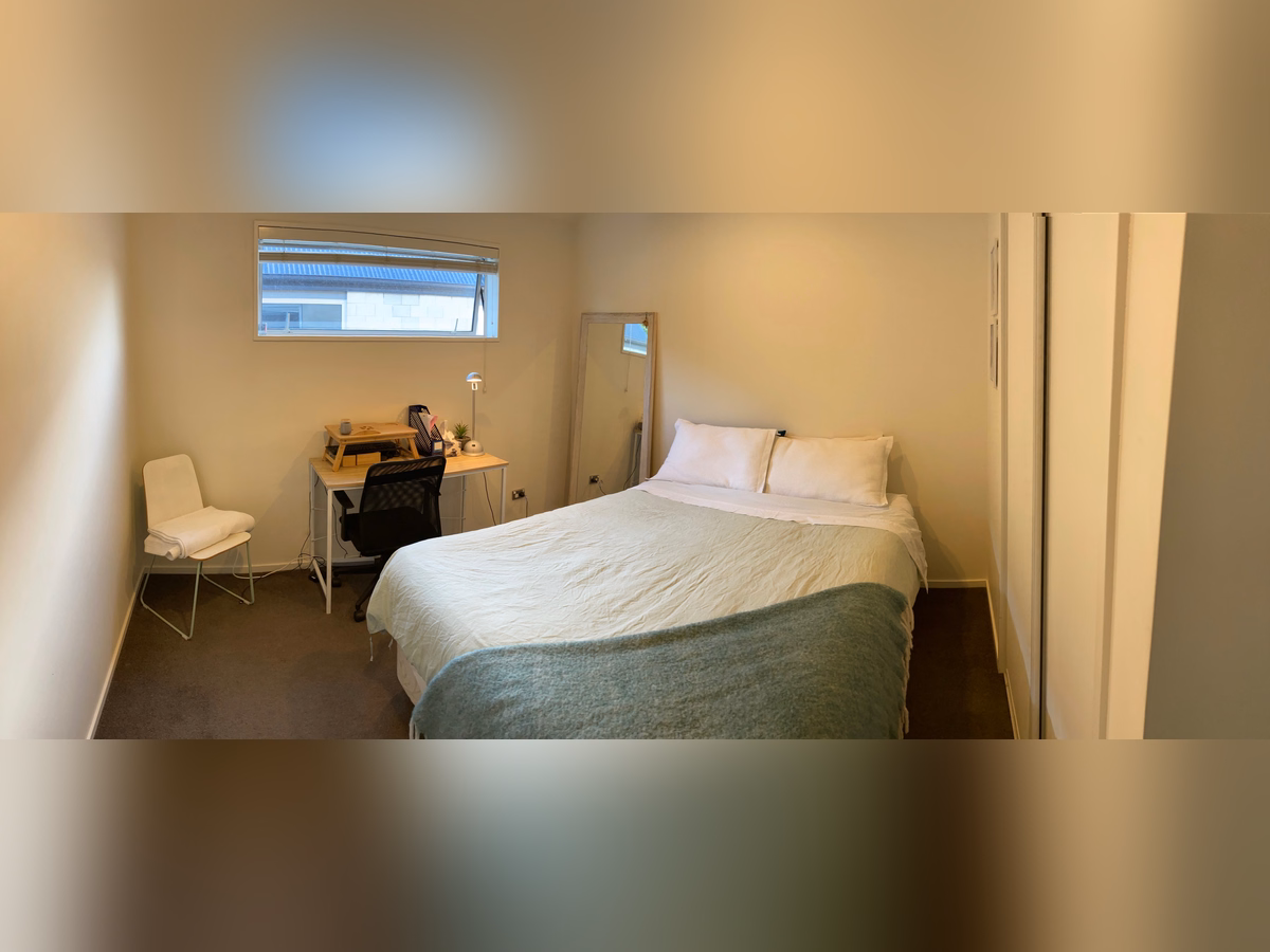 Room 1 – Hillmorton background