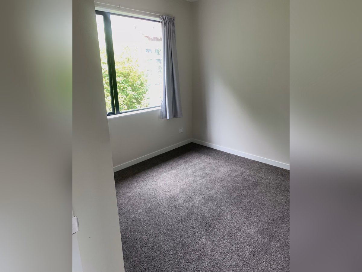 Room 1 – Onehunga background