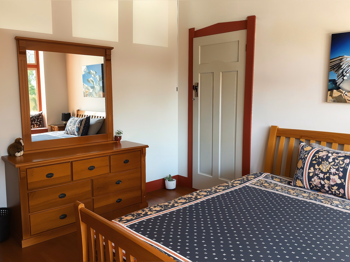 Bedroom · with BAY window – Mount Eden