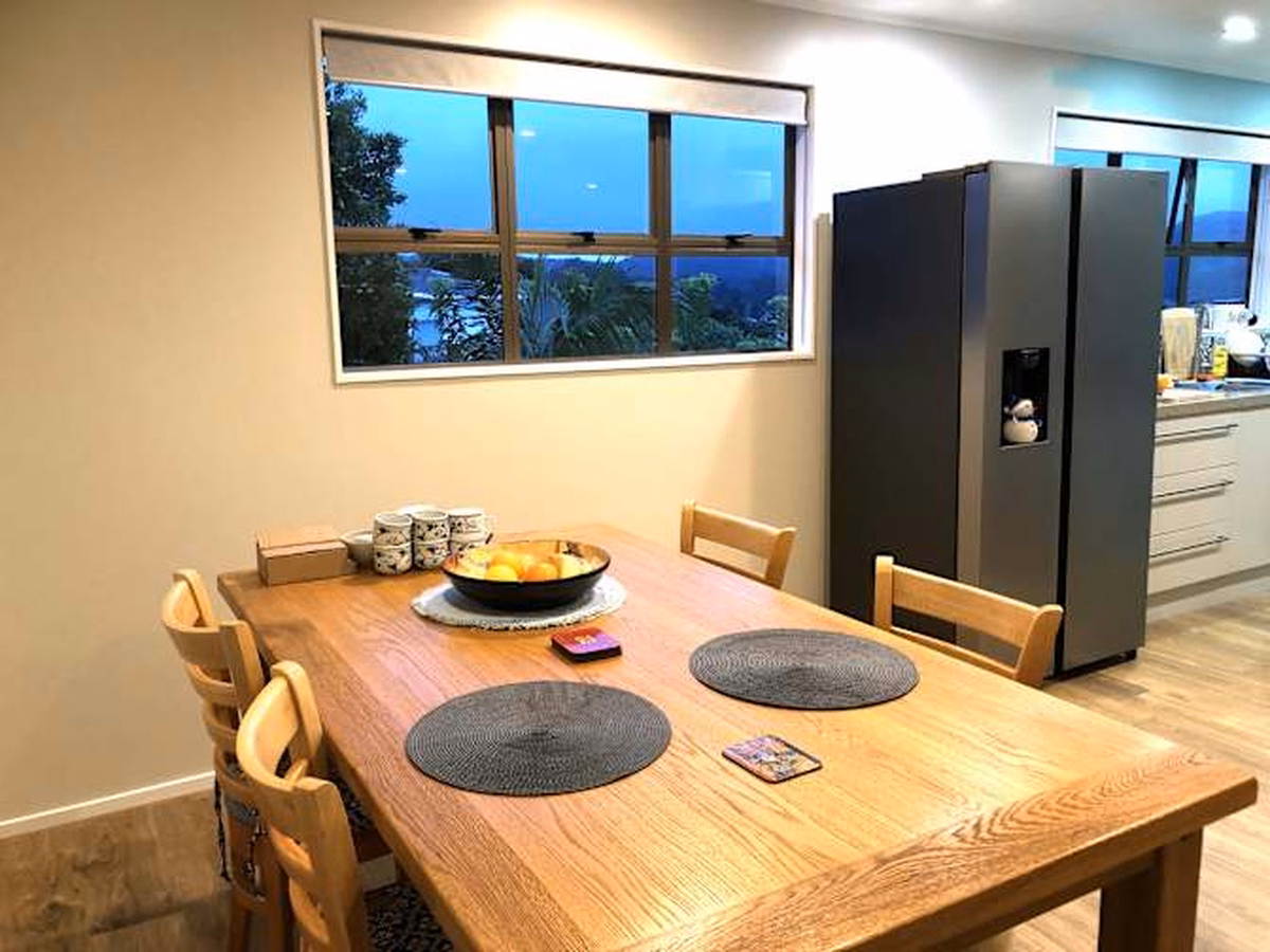 Dining – Hatfields Beach