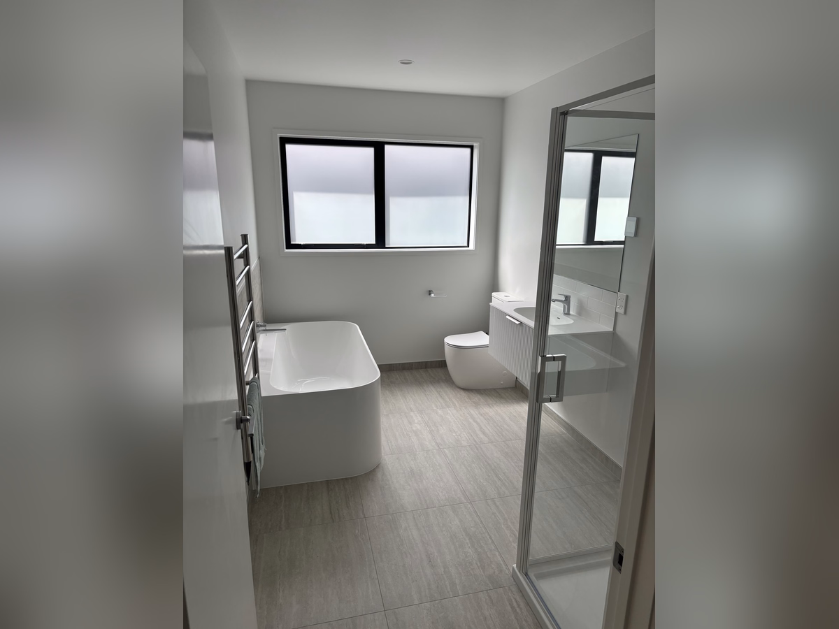 Bathroom – north, woolbrae