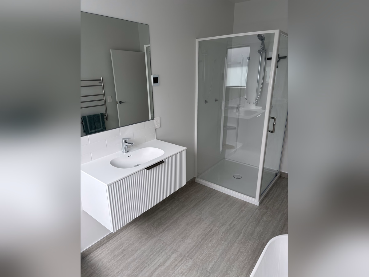 Bathroom – north, woolbrae